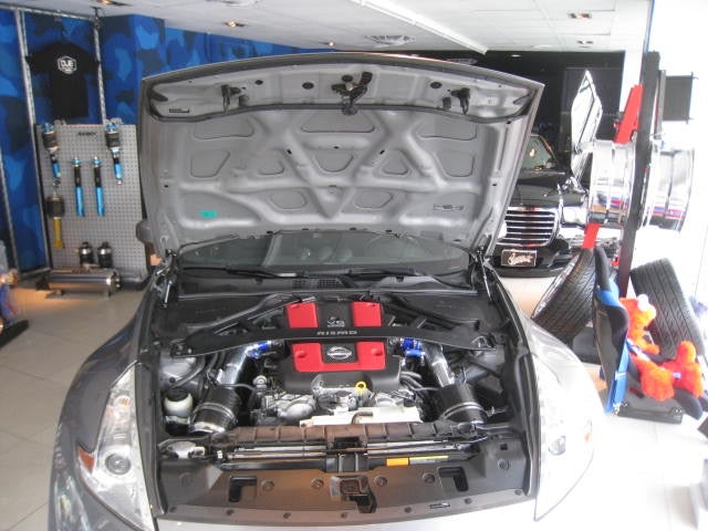 370Z Hood Strut Damper Kit | Black Edition